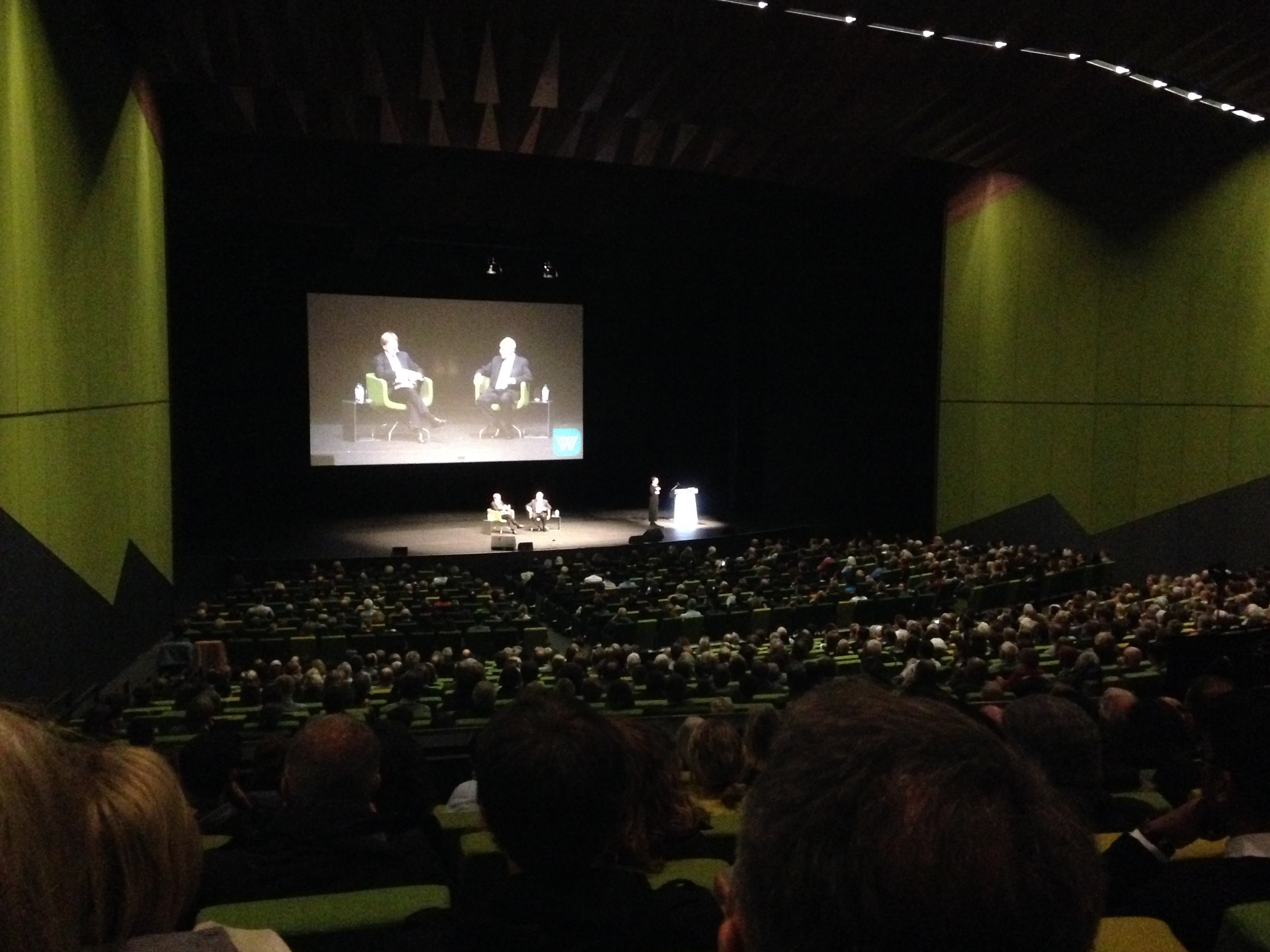Kerry O&rsquo;Brien chats with Paul Keating in Melbourne on Thursday.