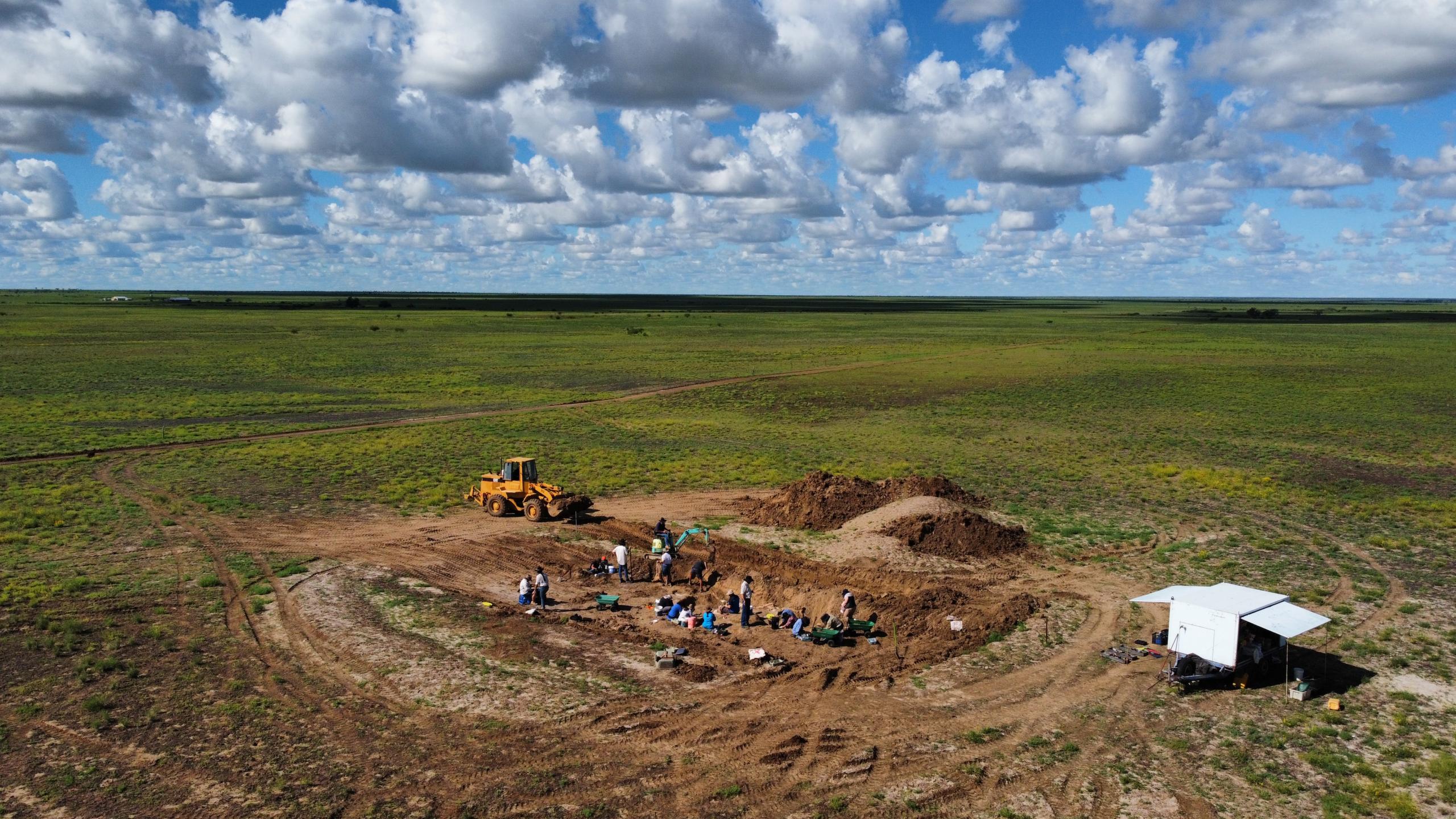 The Mitchell site where many of the sauropod teeth were found. Credit: Trish Sloan Australian Age of Dinosaurs Museum