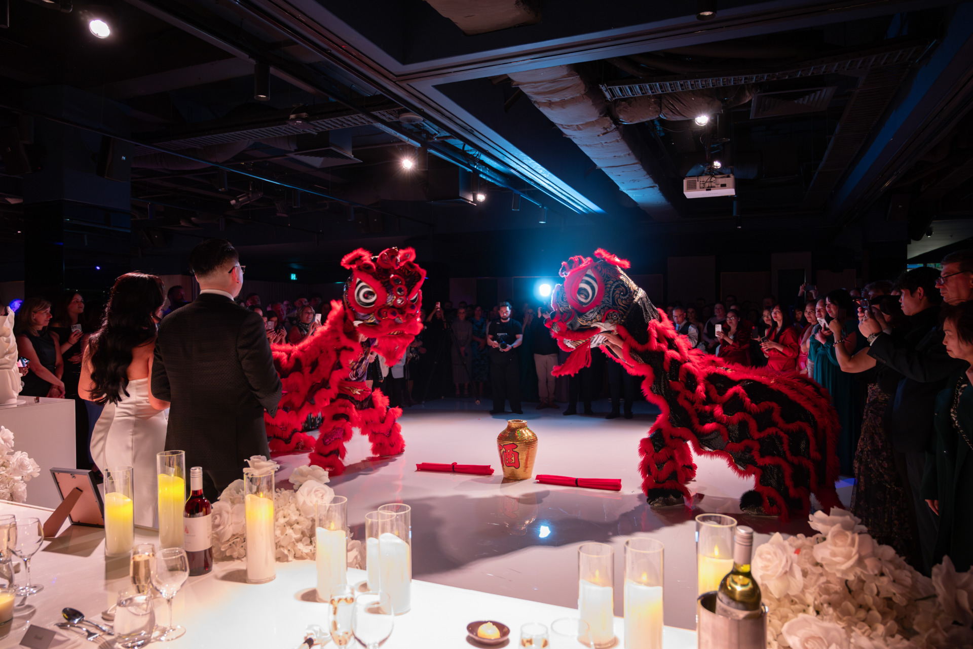 12 October 2024. As a surprise guest, Feiying brings a wonderful performance to the celebration. They perform with two red lions, vividly depicting the scene of a couple bowing to each other in a traditional Chinese wedding, sending the most sincere blessings to the newlyweds.