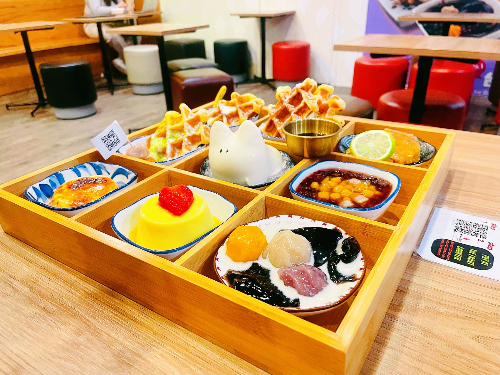 Mini desserts in Blackball. Photo: Jue Wang