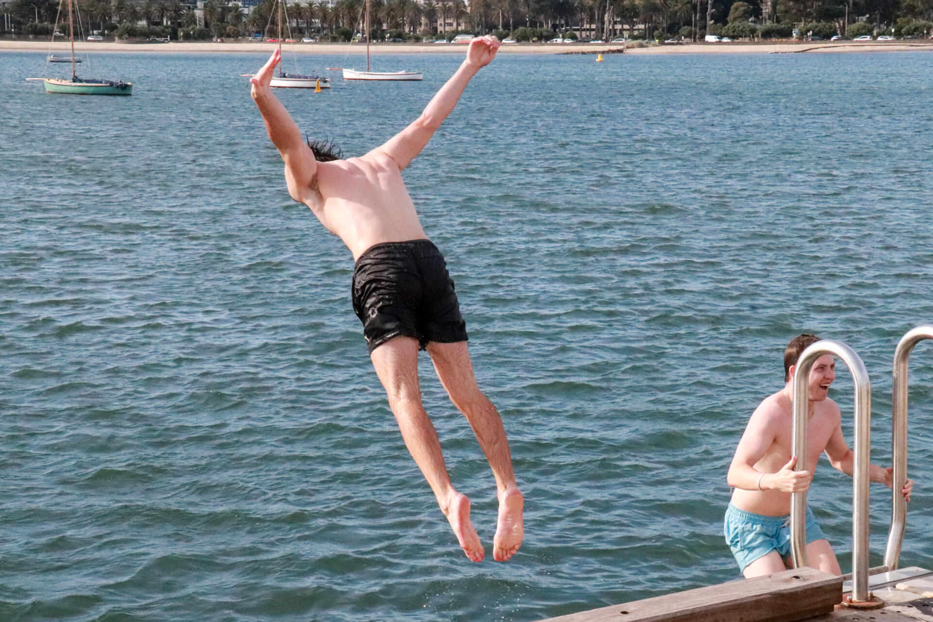 Winter pause in St Kilda Beach water monitoring leaves users uncertain