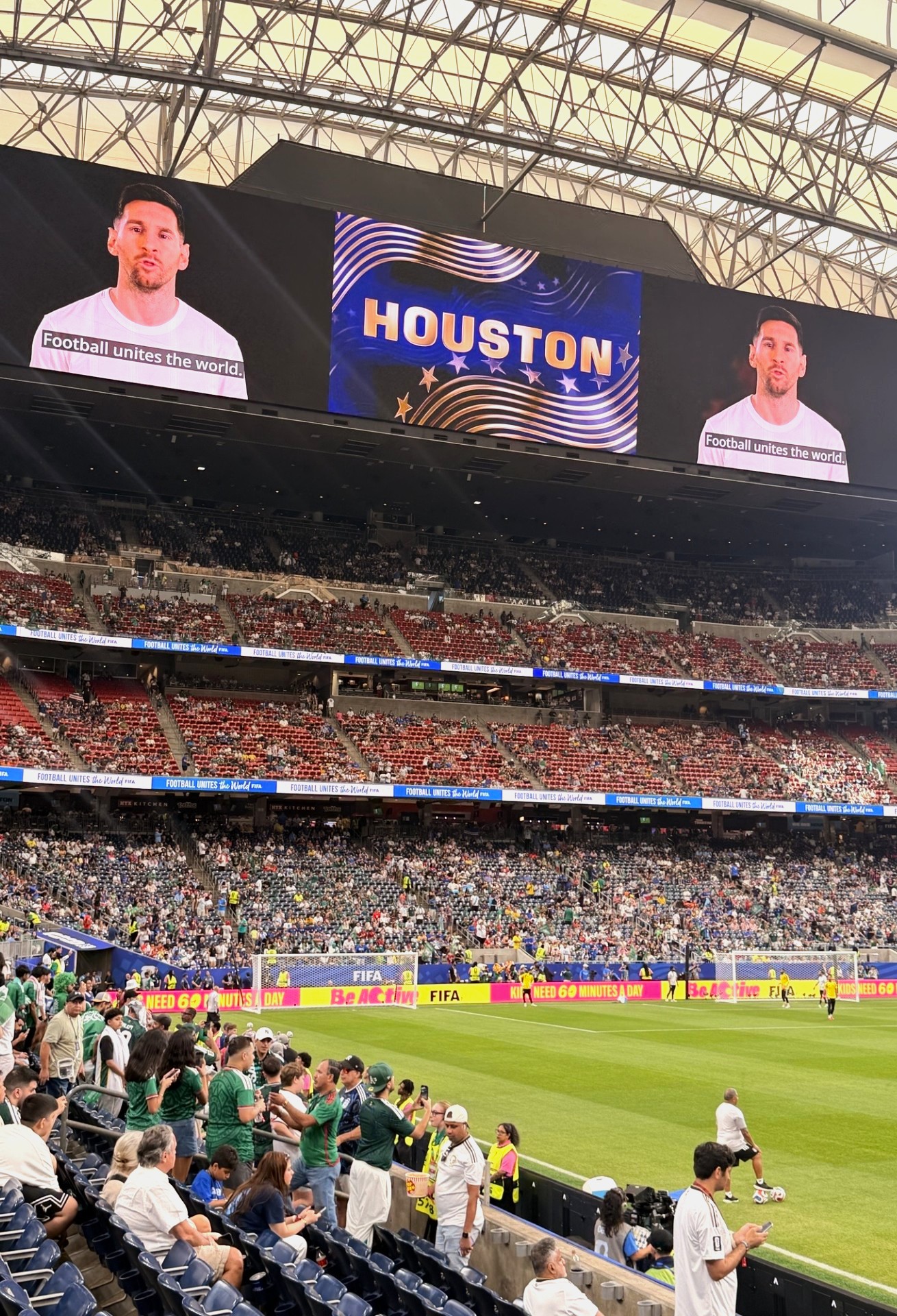 Argentine player Lionel Messi tells World Cup spectators that &ldquo;Football unites the world&rdquo;. Image supplied by Aish Ravi.